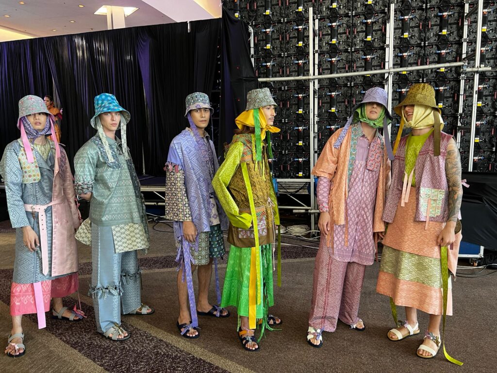 تقرير الأسبوع التايلاندي الدولي الثالث لأزياء الحرير.